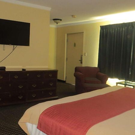 Travelodge By Wyndham Stratton Buitenkant foto