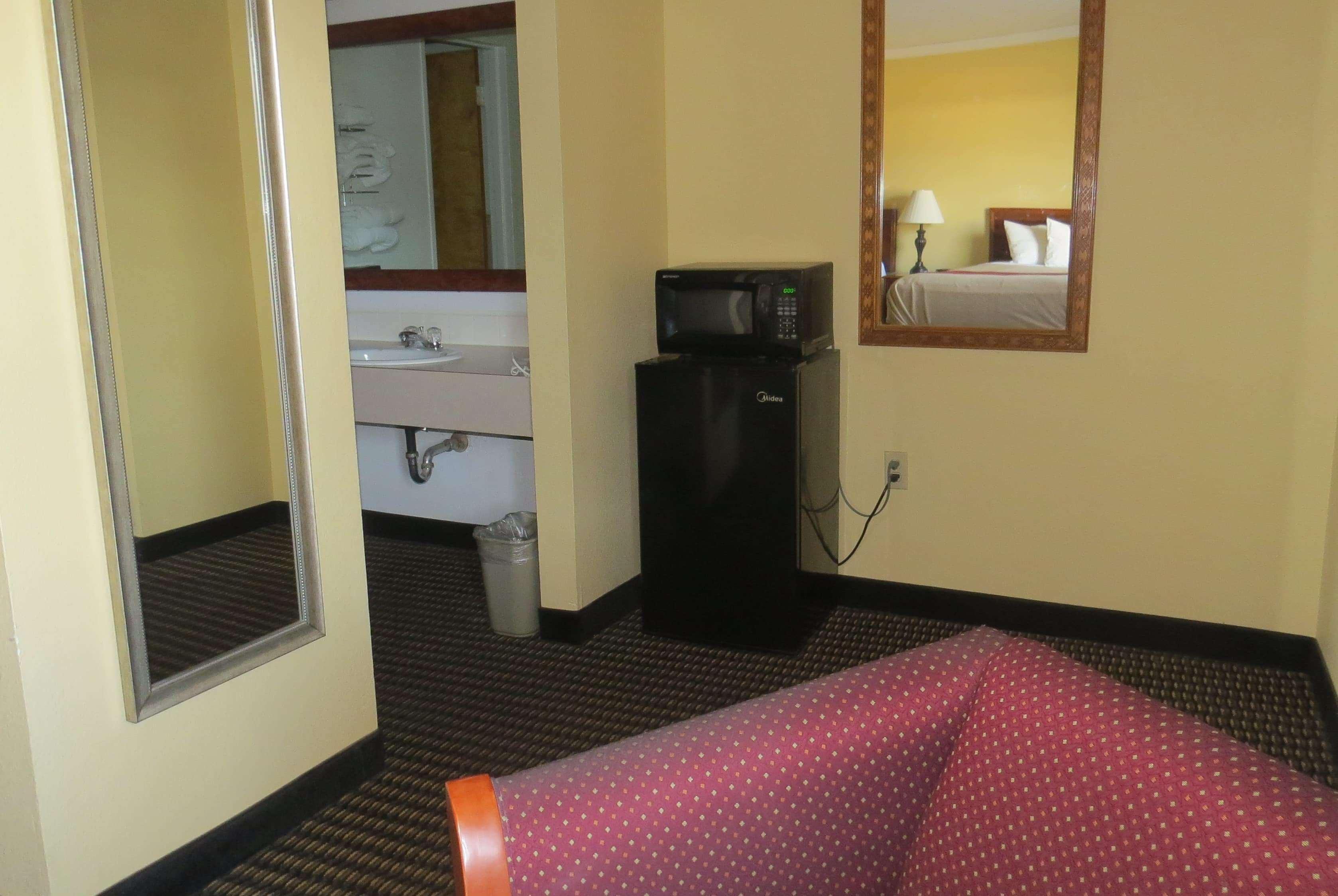 Travelodge By Wyndham Stratton Buitenkant foto