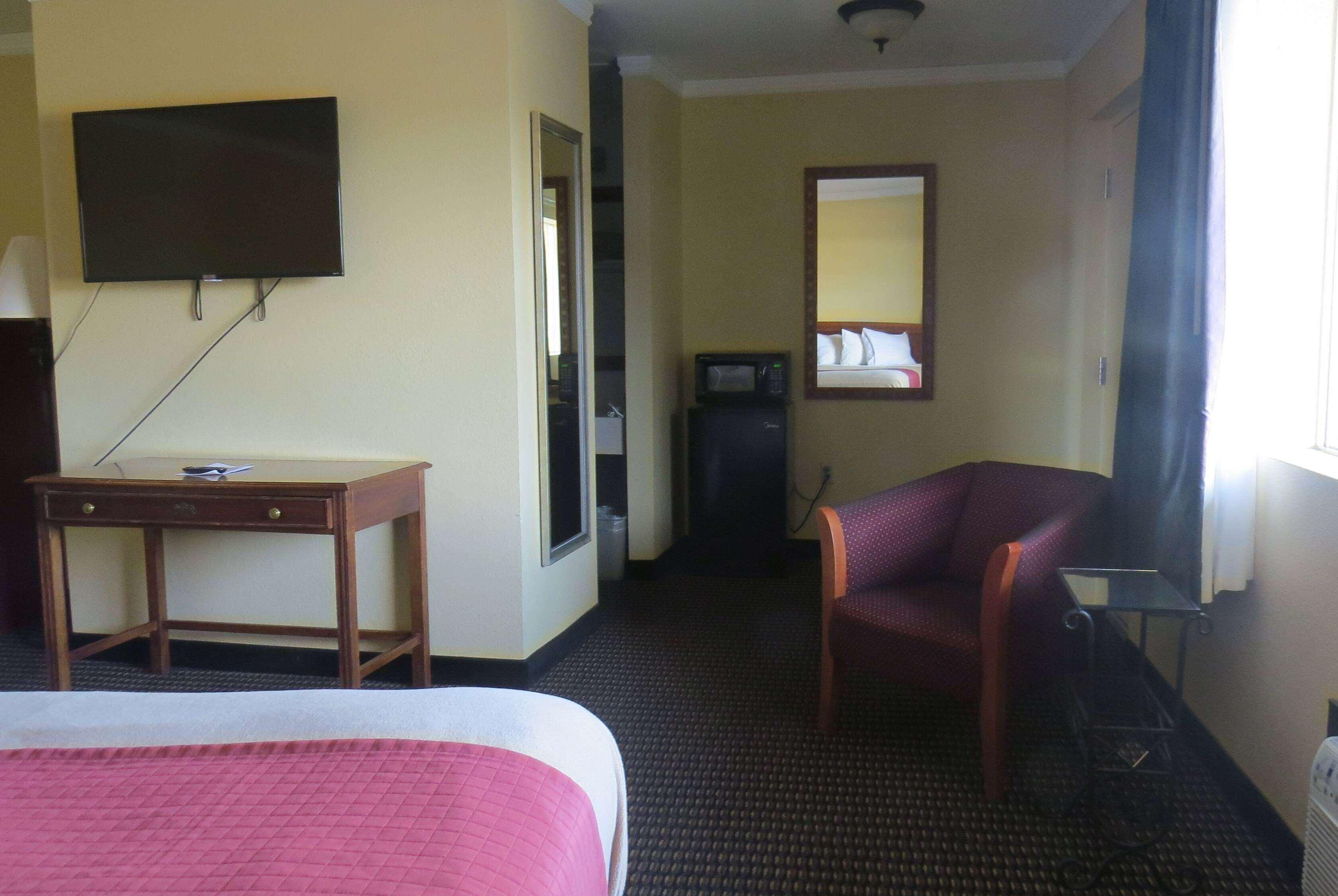 Travelodge By Wyndham Stratton Buitenkant foto