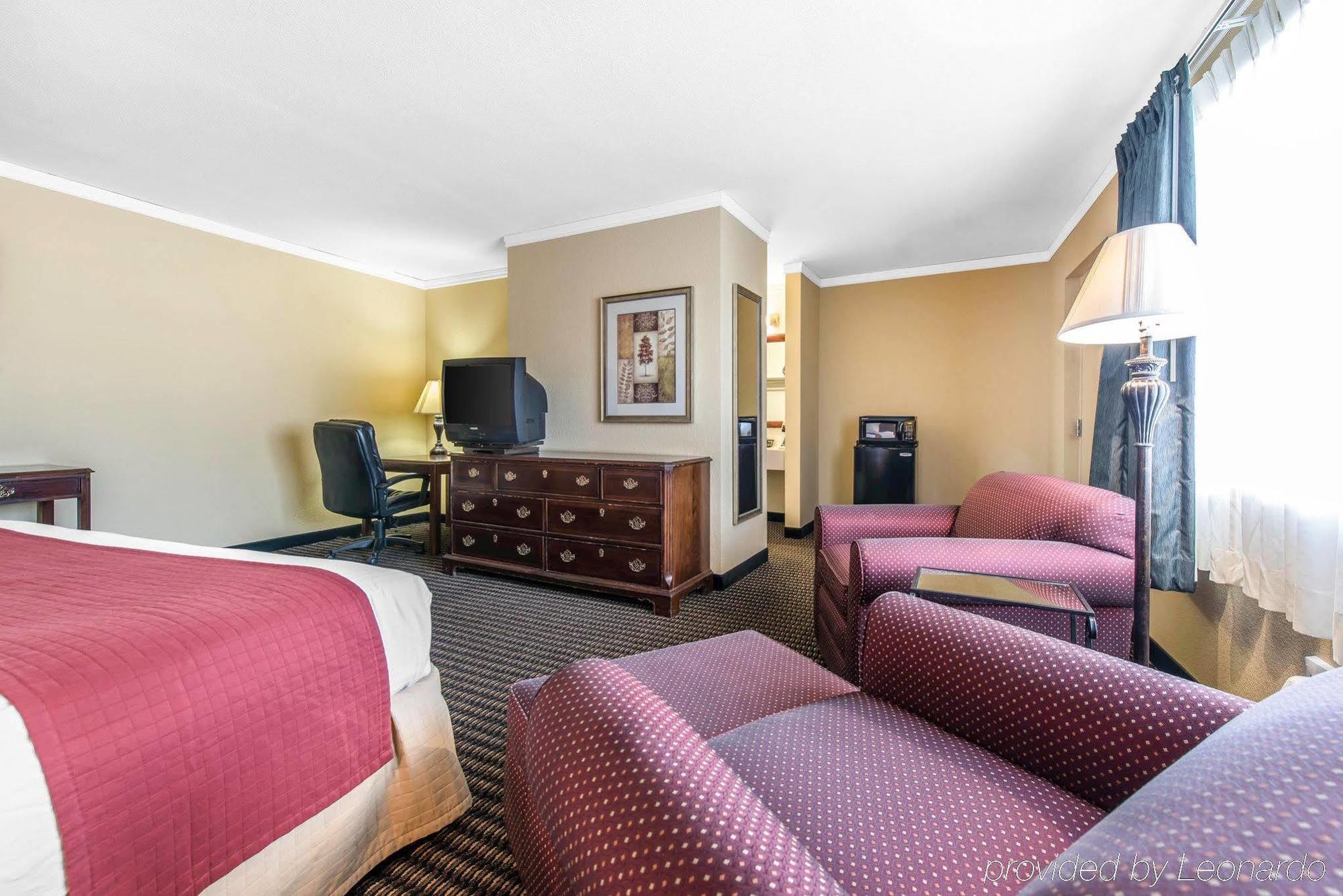Travelodge By Wyndham Stratton Buitenkant foto