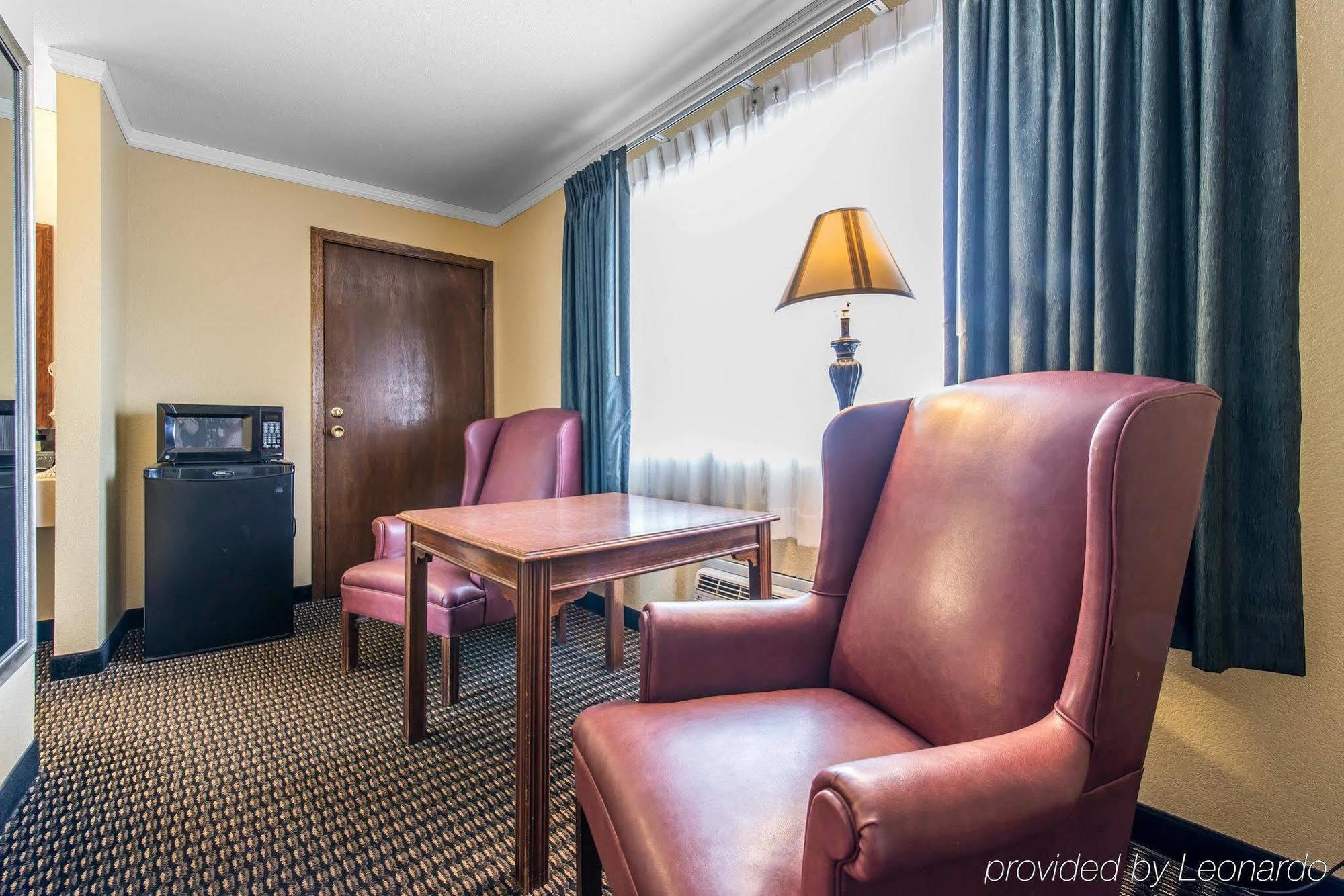 Travelodge By Wyndham Stratton Buitenkant foto